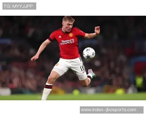 丹麦主帅赞霍伊伦在那不勒斯表现出色队友们乐于给予支持与帮助