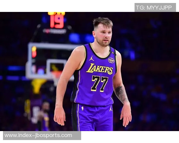 湖人训练营新名单东契奇体重变化引关注从230磅到最高270磅