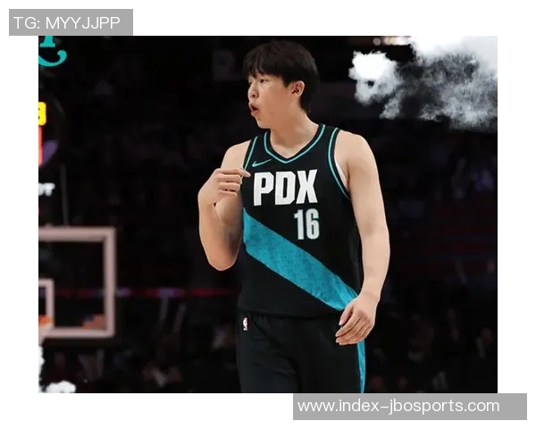 键盘侠热议文班人称小杨瀚森火箭应考虑交易杨瀚森与朱霍勒迪组合