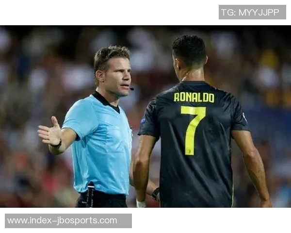 夸梅年过四十仍坚持比赛却不应抱怨裁判影响队友心态