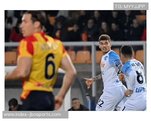 黎巴嫩球员解围失误送乌龙助攻萨尔多尔别克凌空抽射精彩破门